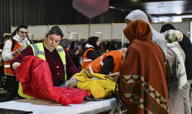 ABB’nin Altınpark Giyim Mağazası yaklaşık 10 bin depremzedeye hizmet verdi