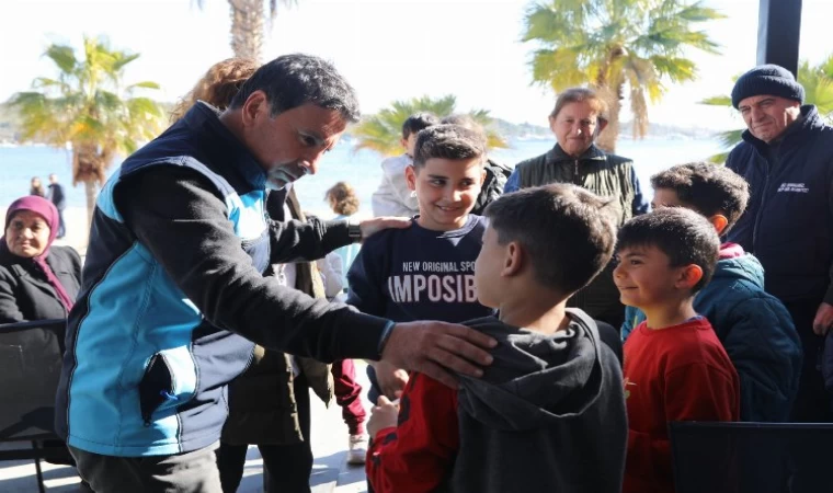 Afet bölgesi dönüşünde Bodrum’da depremzedeleri ziyaret etti