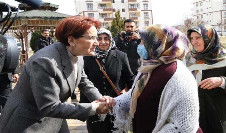Akşener, depremlerden etkilenen Diyarbakır’ı ziyaret etti