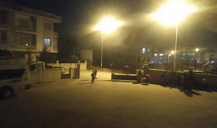 Başkan Seçer: ”Lütfen hasarlı binalara girmeyin”
