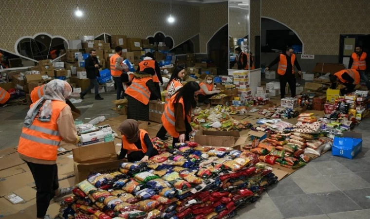 Çayırova’nın ’Sevince’si depremzedelere yardımı sürdürüyor