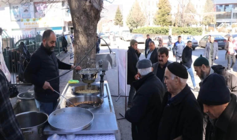 Dinar Belediyesi’nden Miraç Kandili ve Deprem Şehitleri için lokma ikramı