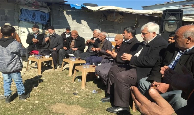 HÜDA PAR heyeti, Adana’daki depremzedelerle bir araya geldi
