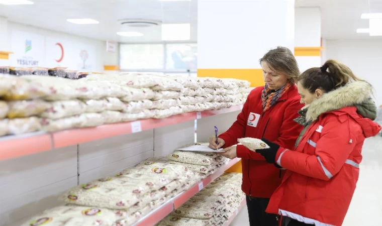 Kızılay’ın 12 sosyal marketi afetzedelerin hizmetinde