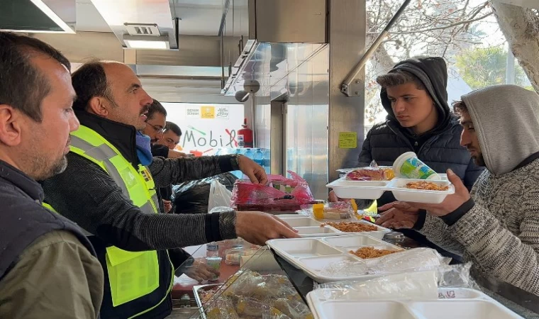 Konya’dan Hatay’a günlük sıcak yemek desteği
