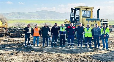 Afyonkarahisar İl Özel İdaresi ekipleri deprem bölgesinde etkin görev alıyor