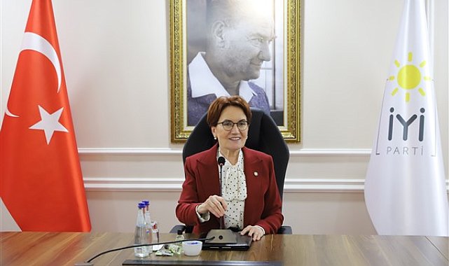 Akşener, İYİ Parti Başkanlık Divanı üyeleri ile bir araya geldi