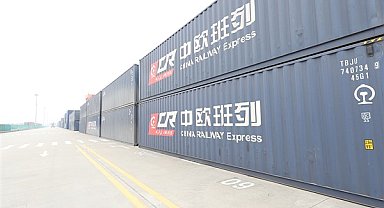Alatav sınır kapısında Çin-Avrupa yük treni seferlerinde büyük artış