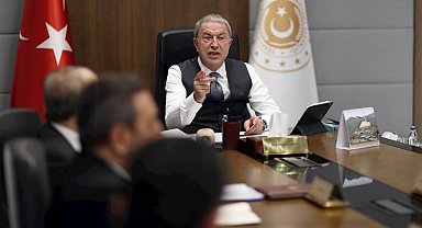 Bakan Akar birlik komutanlarıyla toplandı
