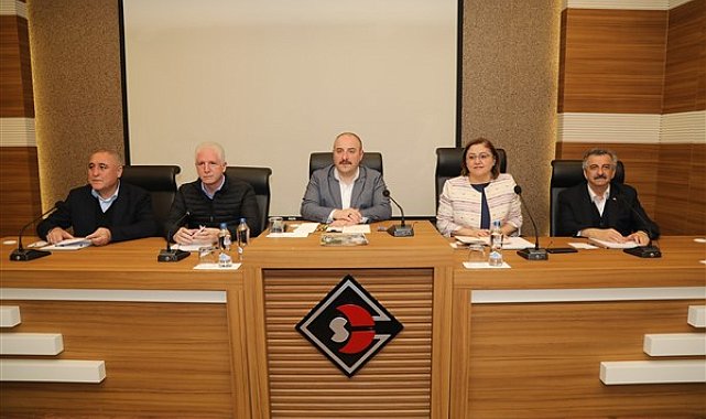 Bakan Varank, Gaziantep’te sanayicilerle istişare toplantısına katıldı