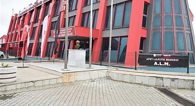 Bandırma Koordinasyon Merkezi, depremzedelere 24 saat hizmet veriyor