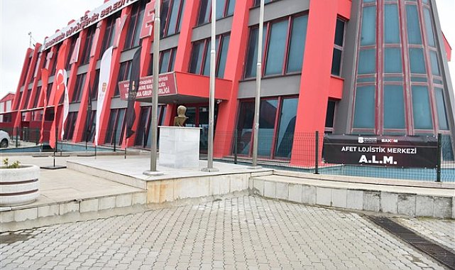 Bandırma Koordinasyon Merkezi, depremzedelere 24 saat hizmet veriyor