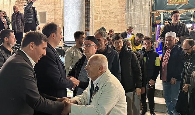 Başkan Altay, cami çıkışında Konyalılarla buluştu