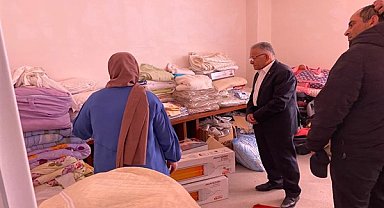 Başkan Büyükkılıç, Kızılay Yardım Toplama Merkezi’ni ziyaret etti