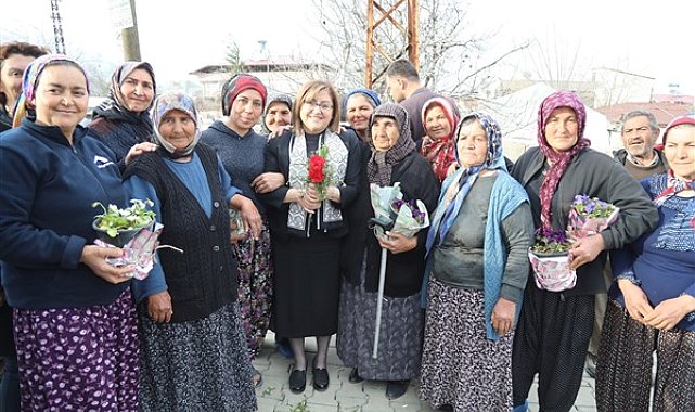 Başkan Şahin, Nurdağı’nın köylerinde yaşayan depremzedelerle bir araya geldi