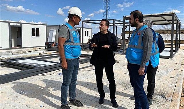 Başkan Yazıcı, Kırıkhan’da yapımı devam eden konteyner kentte incelemelerde bulundu