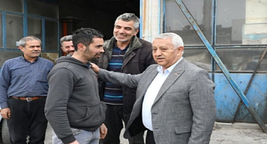 Başkan Zeybek Sanayi Esnafı İle Görüştü