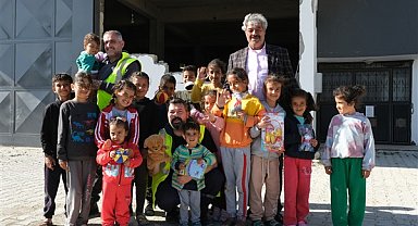 Bursa Büyükşehir ekipleri, depremzede çocuklar için yollarda