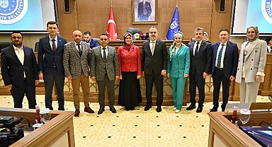 Bursa Büyükşehir Meclisi'nde 14 Mayıs istifaları