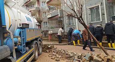 BUSKİ, Şanlıurfa'da selin izlerini siliyor