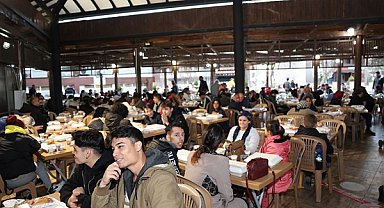 Büyükşehir, Kayseri ve Kahramanmaraş’ta iftar sofrası kurdu