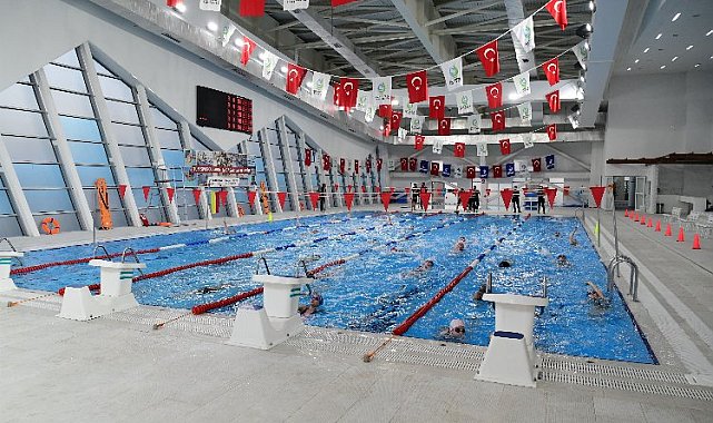Çayırova'da iftar sonrası ücretsiz havuz keyfi
