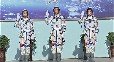Çin, Shenzhou-14'te görevli taykonotları madalyalarla onurlandırdı