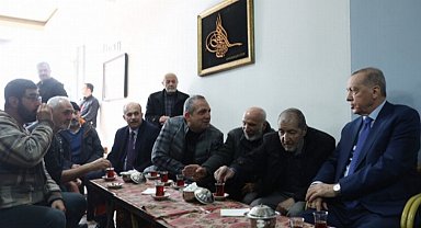 Cumhurbaşkanı Erdoğan, Fatih'te esnaf ziyareti yaptı