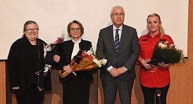 Depremde kadın olmanın zorluğu Karabağlar'da anlatıldı