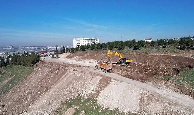Dilovası Devlet Hastanesi'ne ulaşımı sağlayacak viyadüğün ayaklarına başlandı
