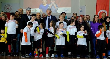 Down Sendromlu çocuklar "Hentbol ile +1"de sporla buluştu