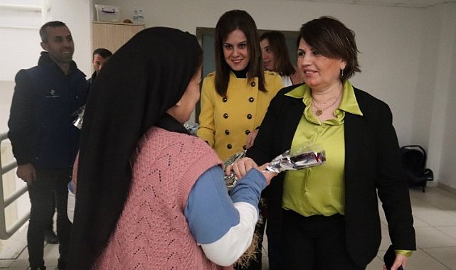 Düzce'de depremzede kadınların 8 Mart'ı kutlandı