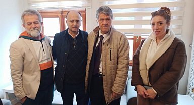 Edirne Gazeteciler Derneği'nde Derya Sarılarlı'ya güven