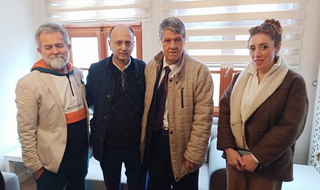Edirne Gazeteciler Derneği'nde Derya Sarılarlı'ya güven