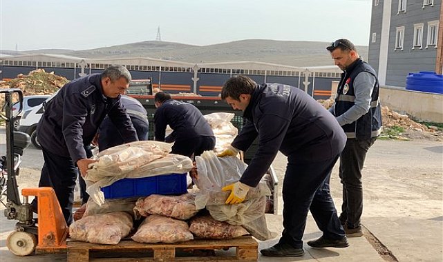 Eyyübiye'de tonlarca bozuk sakatat ve tavuk ele geçirildi