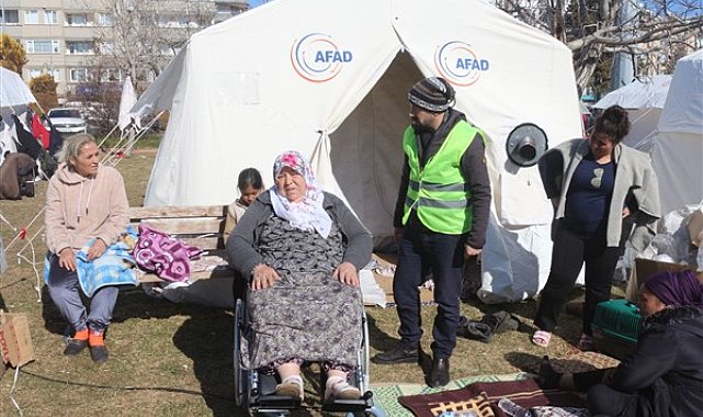 Gaziantep Büyükşehir tarafından engelli depremzedelere medikal malzeme dağıtıldı
