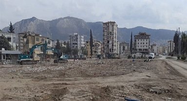 Hatay'da enkaz kaldırma çalışmaları sonrası şehir tanınmaz hale geldi