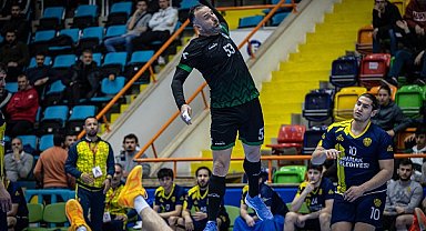 Hentbol Erkekler Türkiye Kupası'nda ilk yarı finalist Sakarya Büyükşehir