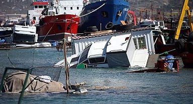 İskenderun'da tekneler battı