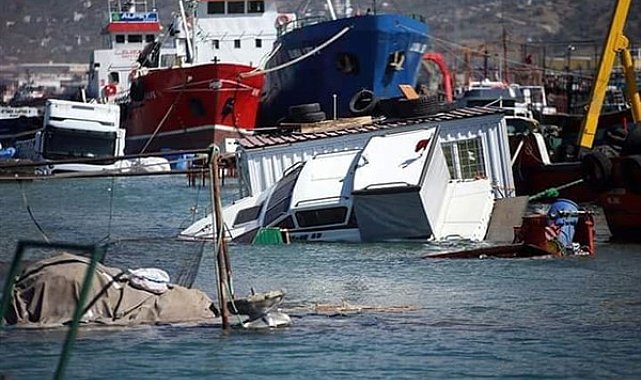 İskenderun'da tekneler battı