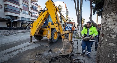 İzmir Büyükşehir Belediyesi, deprem bölgesindeki faaliyetlerini sürdürüyor