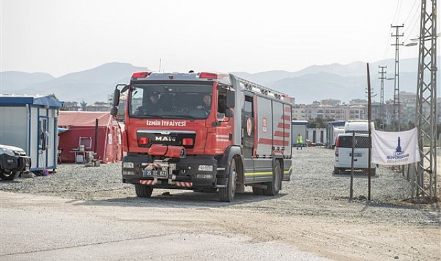 İzmir İtfaiyesi Hatay'da çalışmalarını sürdürüyor