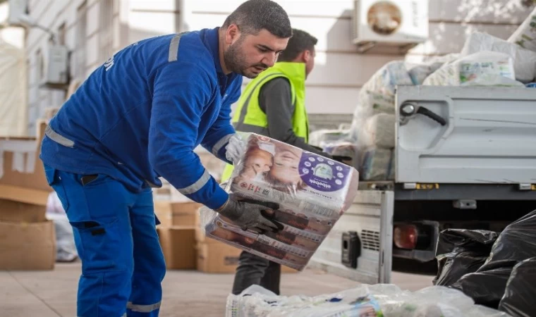 İzmir’den Osmaniye’ye kapı kapı yardım