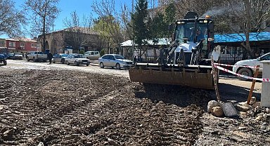 İzmit, Adıyaman'da selin izlerini siliyor