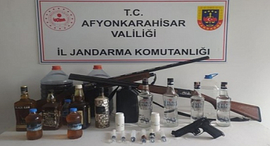 Jandarma Sahte Alkol Üreticilerine Baskın Yaptı