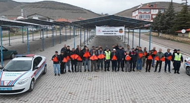 Jandarma Traktör Sürücülerine Eğitim Verdi