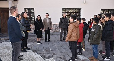 Kayseri Kocasinan'dan depremzede çocuklara moral
