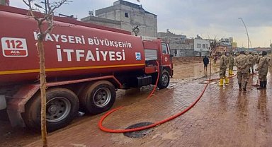 Kayseri selin de yaralarını sarıyor