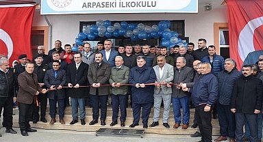 Kınık Arpaseki Köyü'ne Çocukları Sevindiren Hediye
