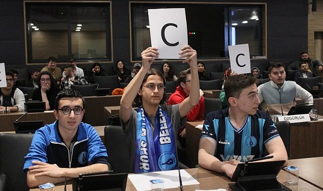 Kütahya'da 'bilgi'ler yarıştı